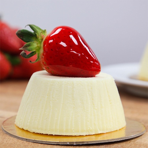 Order Individual Strawberry Cheesecake food online from Carlo Bakery store, Hoboken on bringmethat.com