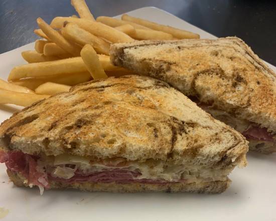 Order Reuben Sandwich food online from Gooseberry on the Square store, Madison on bringmethat.com
