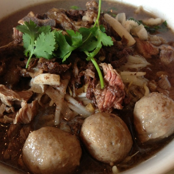 Order 60. Beef Noodle Soup food online from House Of Thai store, San Francisco on bringmethat.com
