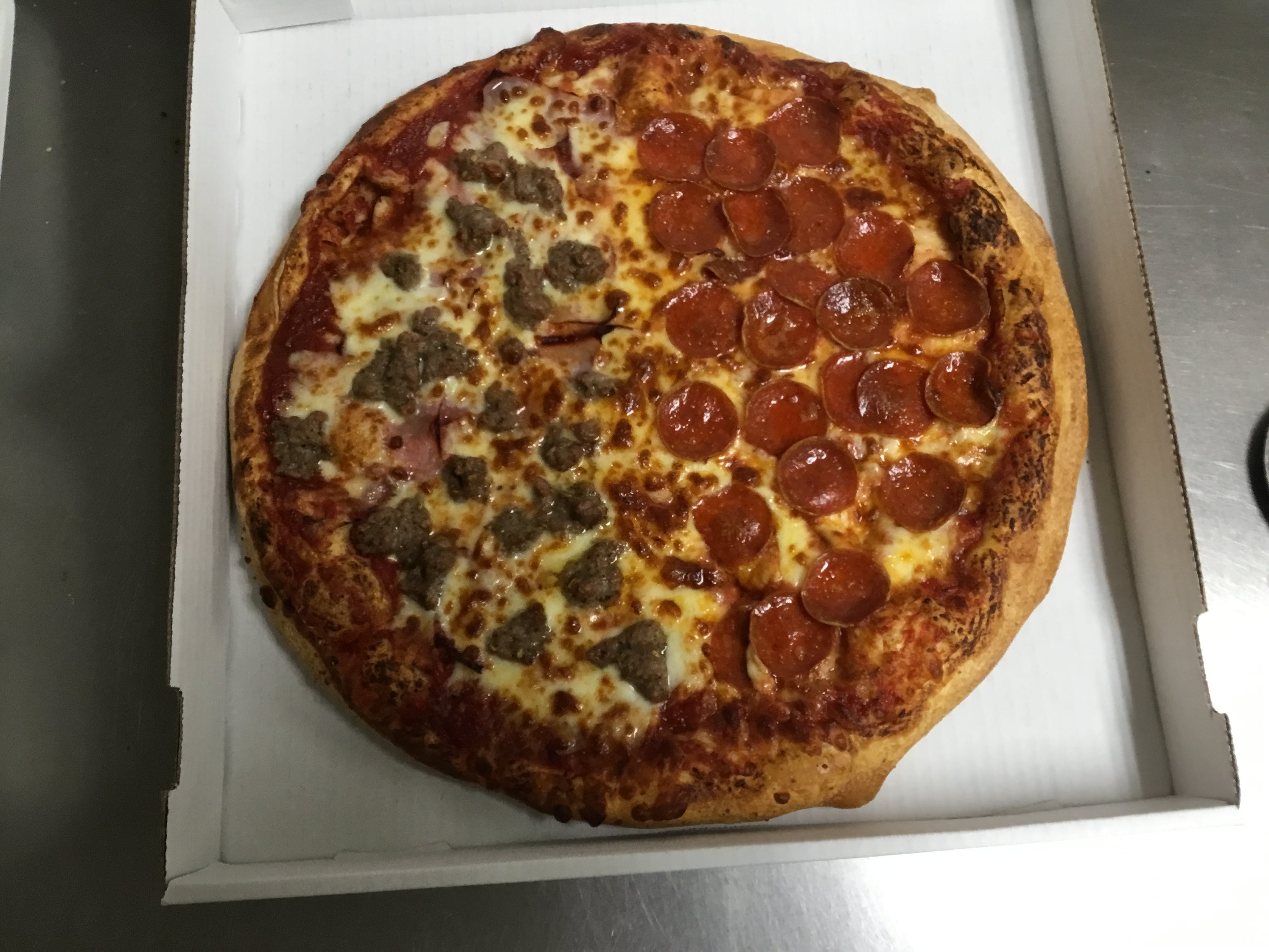 Order Three Toppings Pizza - 10'' food online from Villa Pizza store, Grand Rapids on bringmethat.com