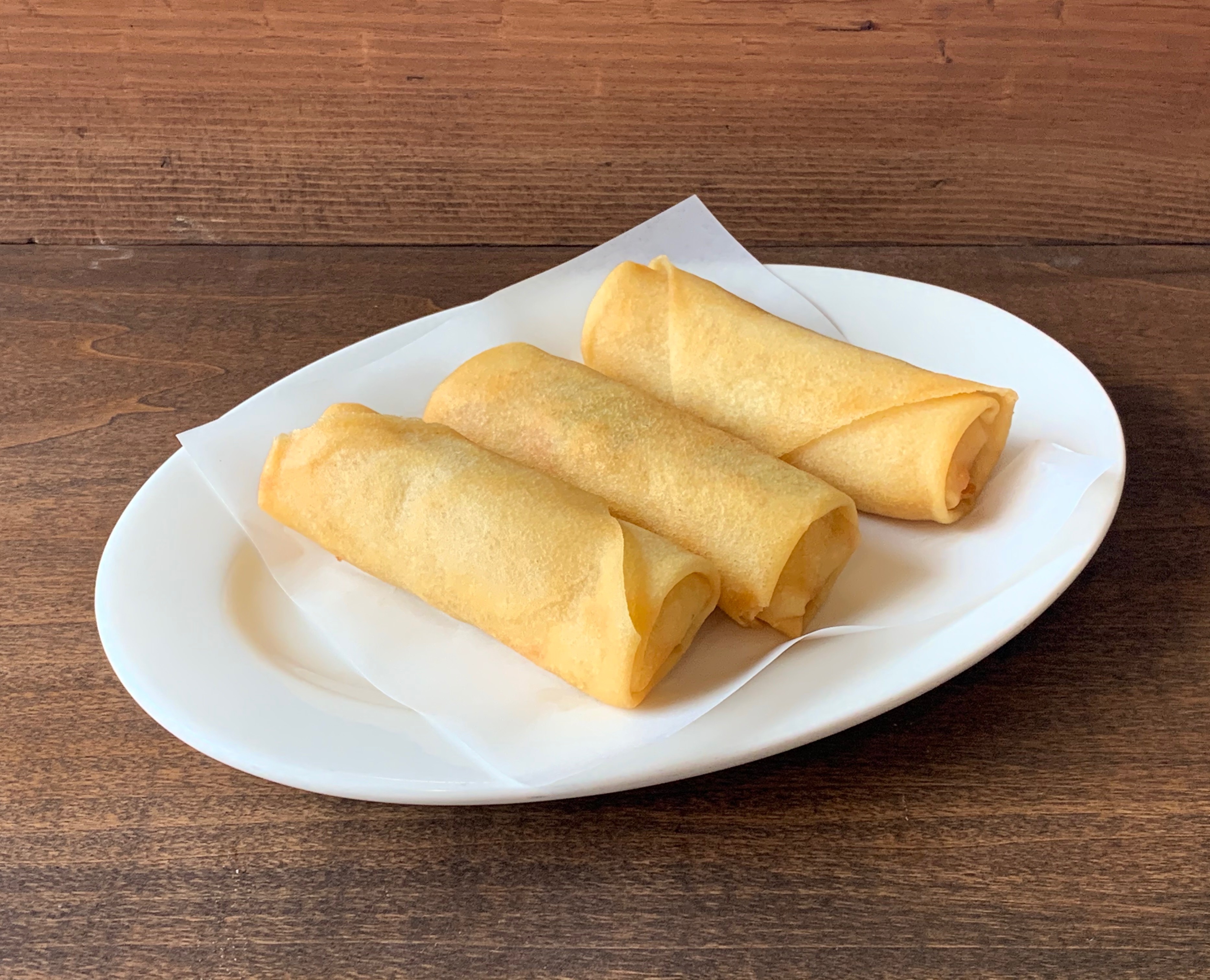 Order Veggie Egg Roll food online from Minato Sushi store, Lake Forest on bringmethat.com