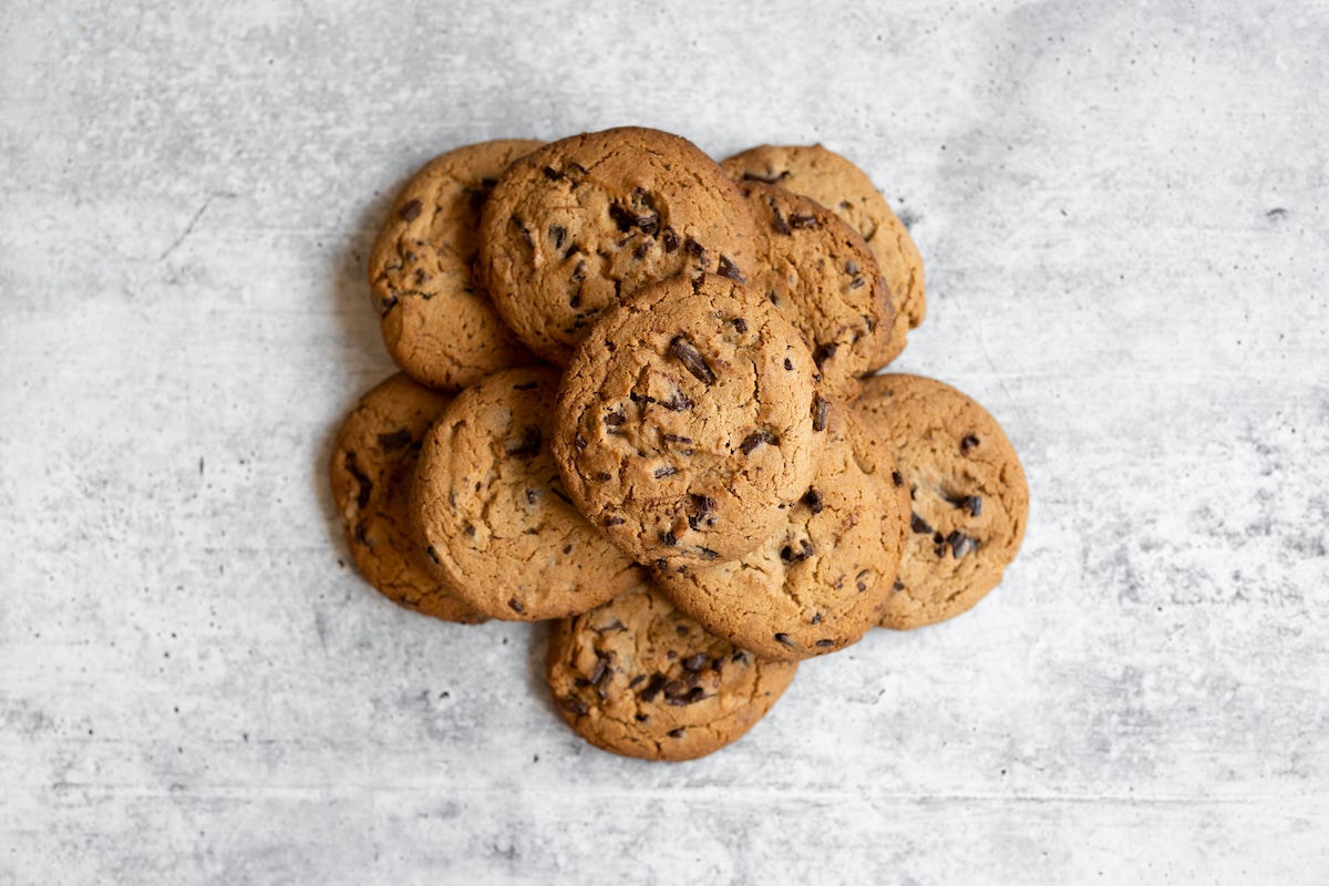 Order Dozen Chocolate Chip Cookie food online from City Barbeque store, Highland Heights on bringmethat.com