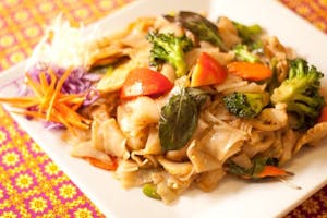 Order Drunken Noodle food online from Thai Rod Dee store, Layton on bringmethat.com
