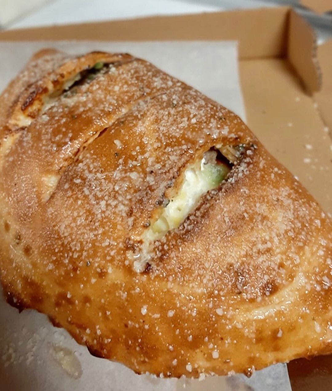Order Italian Calzone - Calzone food online from Pizza Romano store, Pittsburgh on bringmethat.com