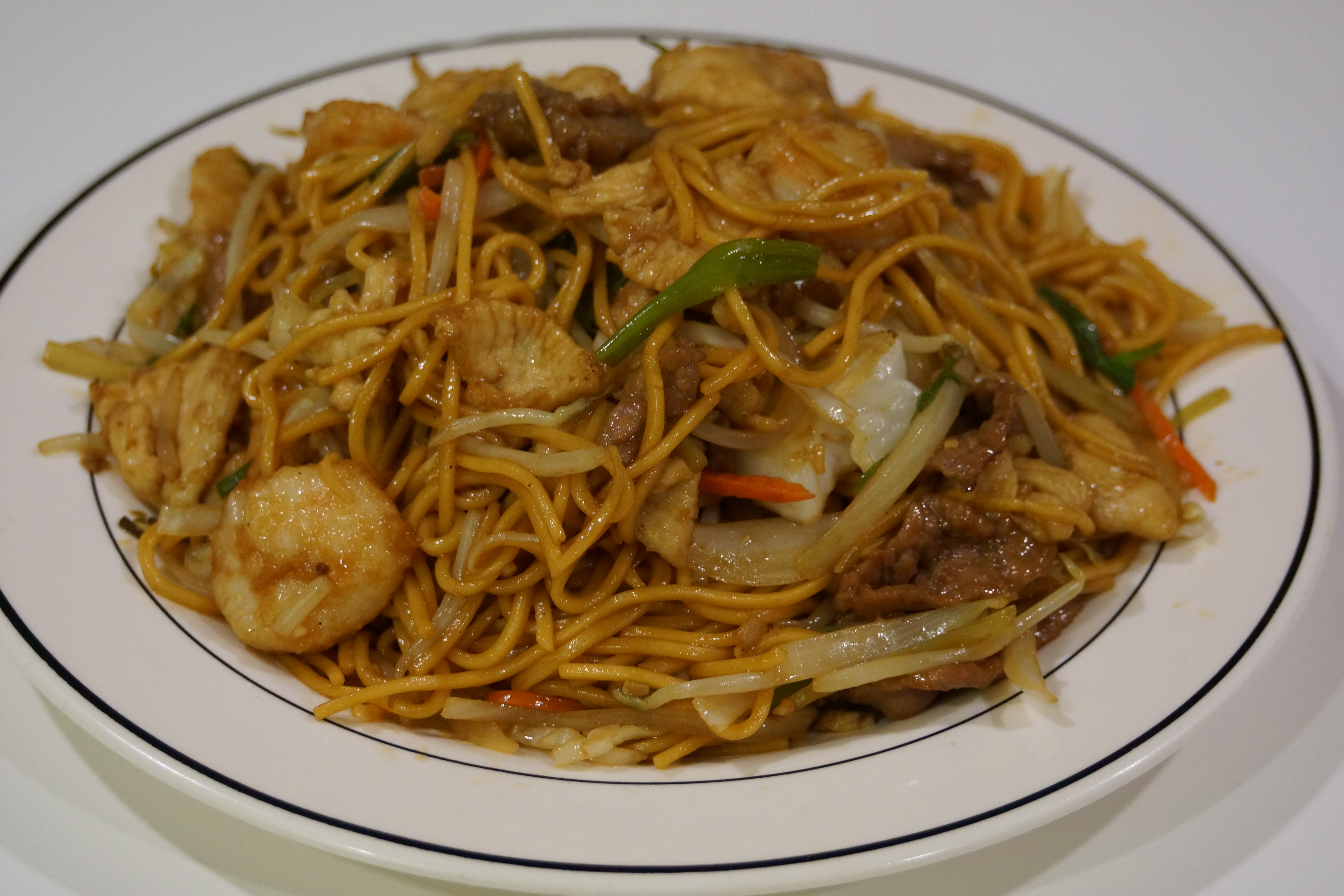 Order 97. House Special Chow Mein Noodle food online from Mandarin Chinese Cuisine store, Covina on bringmethat.com