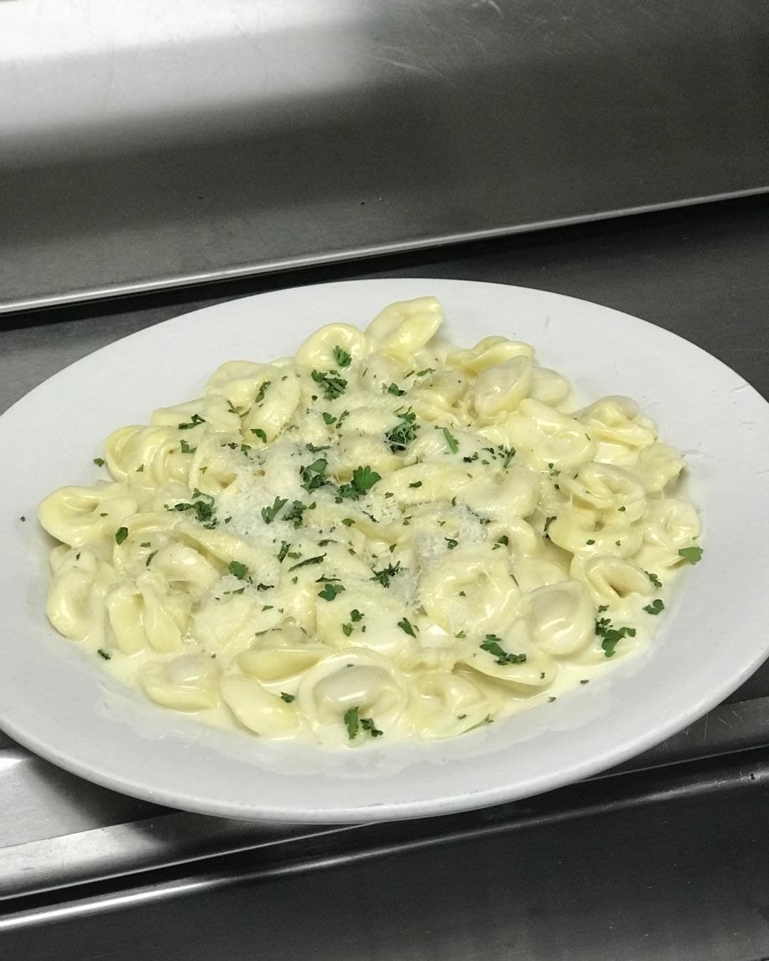 Order Pasta with Alfredo Sauce - Pasta food online from Pizza Como & PC Pub store, Pennsburg on bringmethat.com