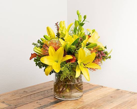 Order Seasonal Arrangement in a Vase food online from @Flowers Northeast El Paso store, El Paso on bringmethat.com