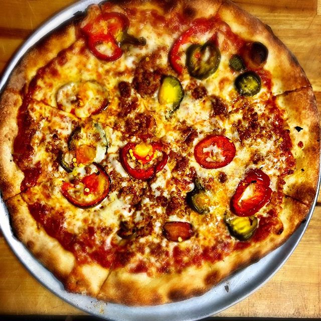 Order Soundview Pizza food online from Tomato tomato pizzeria & pour house store, Stamford on bringmethat.com