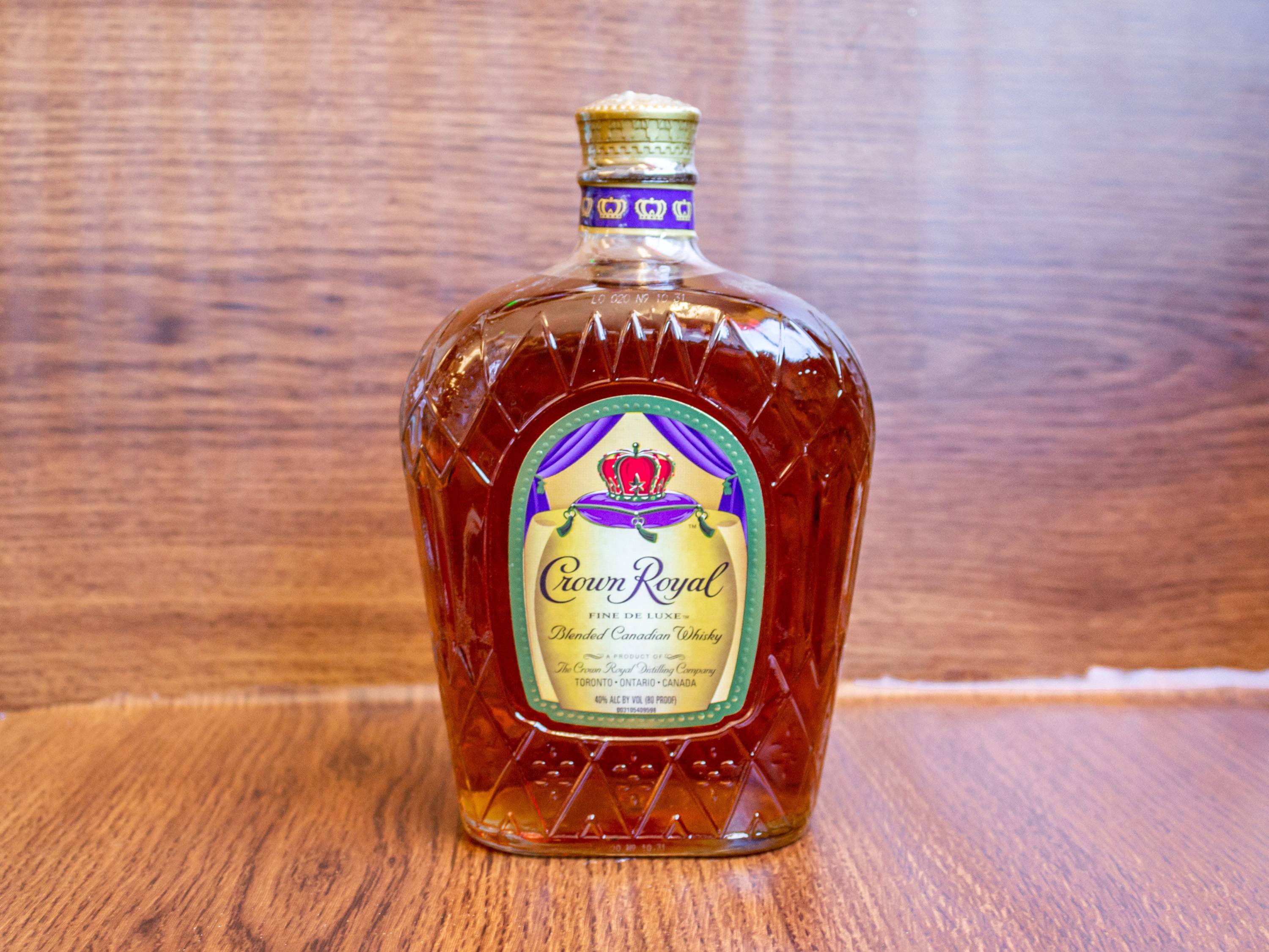 Order Crown Royal food online from Fort Hill Liquor Store store, Rochester on bringmethat.com