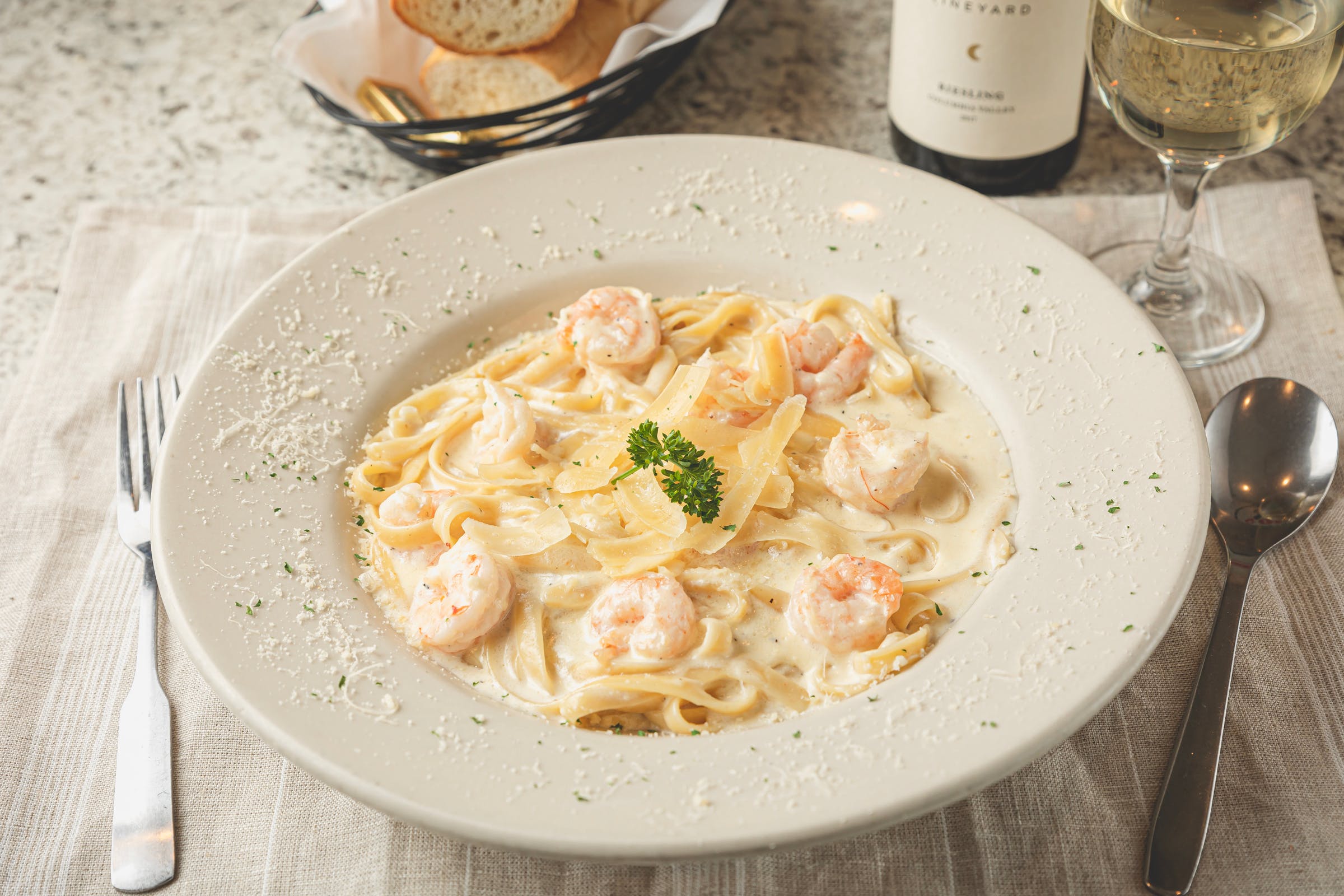 Order Fettuccine Alfredo with Grilled Shrimp - Pasta food online from Mario Pizza & Pasta store, Seabrook on bringmethat.com