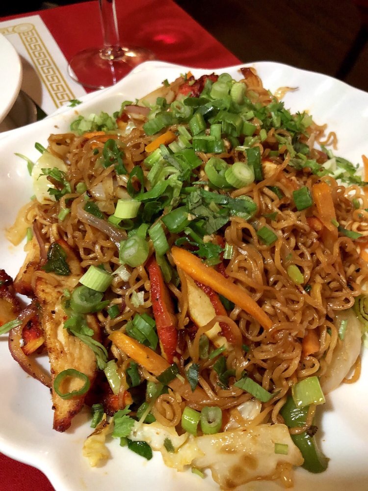 Order Chicken Chow Mein food online from Himalayan Restaurant store, San Diego on bringmethat.com