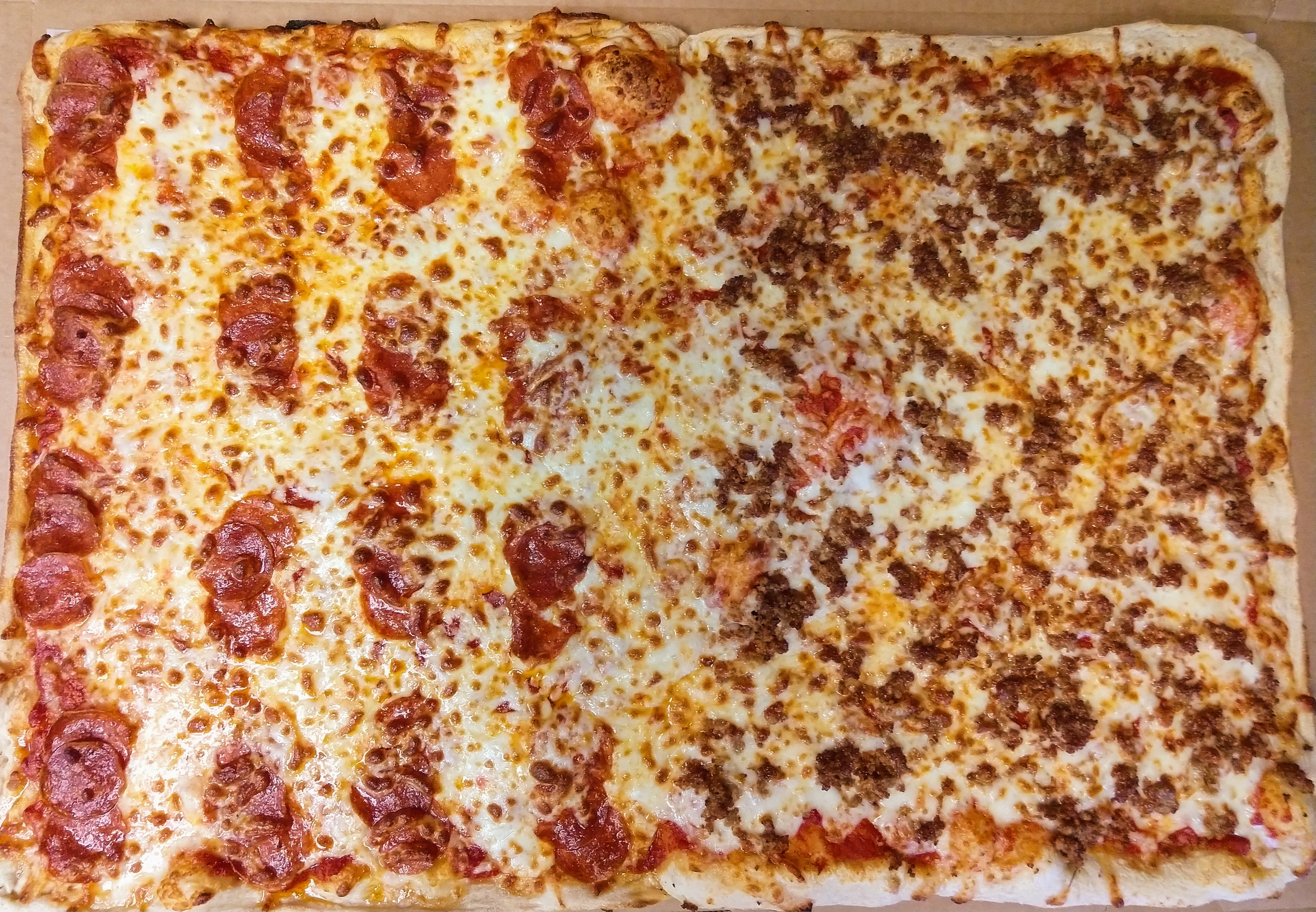 Order Full Sheet (32 slice) Cheese Pizza Deal food online from Best Pizza & Sandwiches store, Willoughby on bringmethat.com