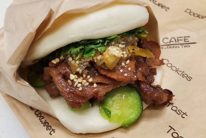 Order House BBQ Pork Bao (高雄燒肉割包) food online from Luxweet Bakery Cafe store, Chino Hills on bringmethat.com