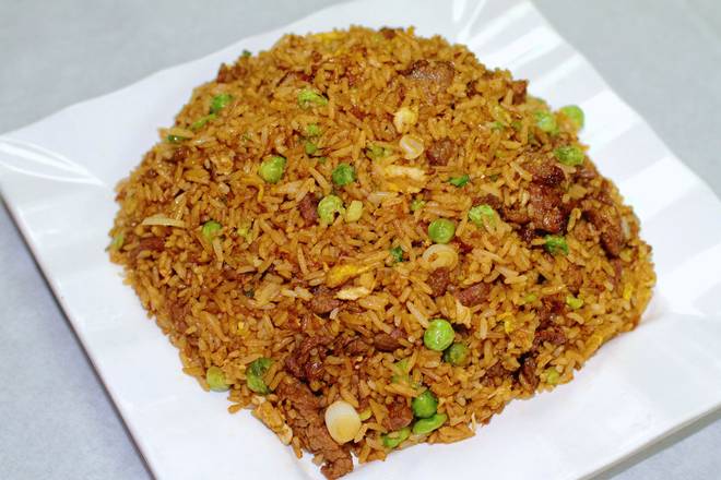 Order Beef Fried Rice 牛肉炒飯 food online from Peking kitchen store, Brooklyn on bringmethat.com