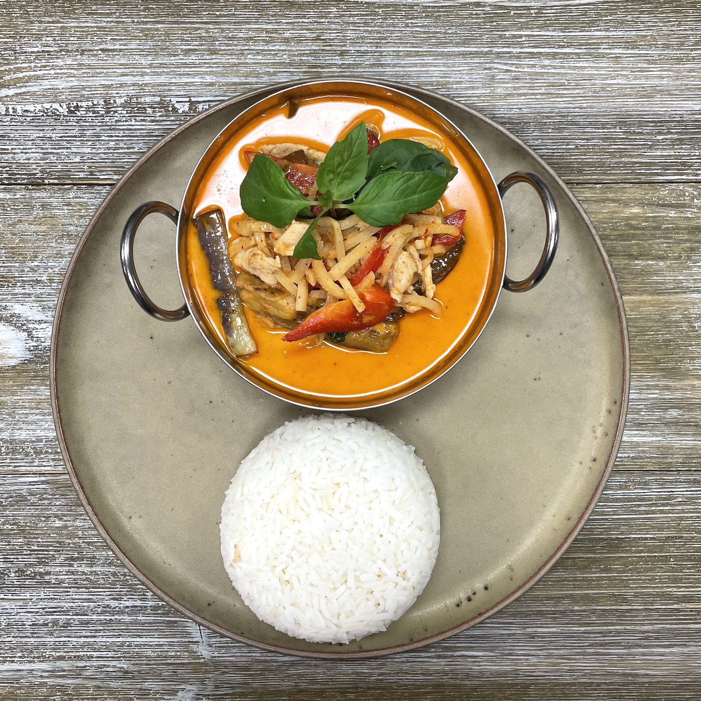 Order Red Curry food online from La Ong Thai Bistro store, Herndon on bringmethat.com
