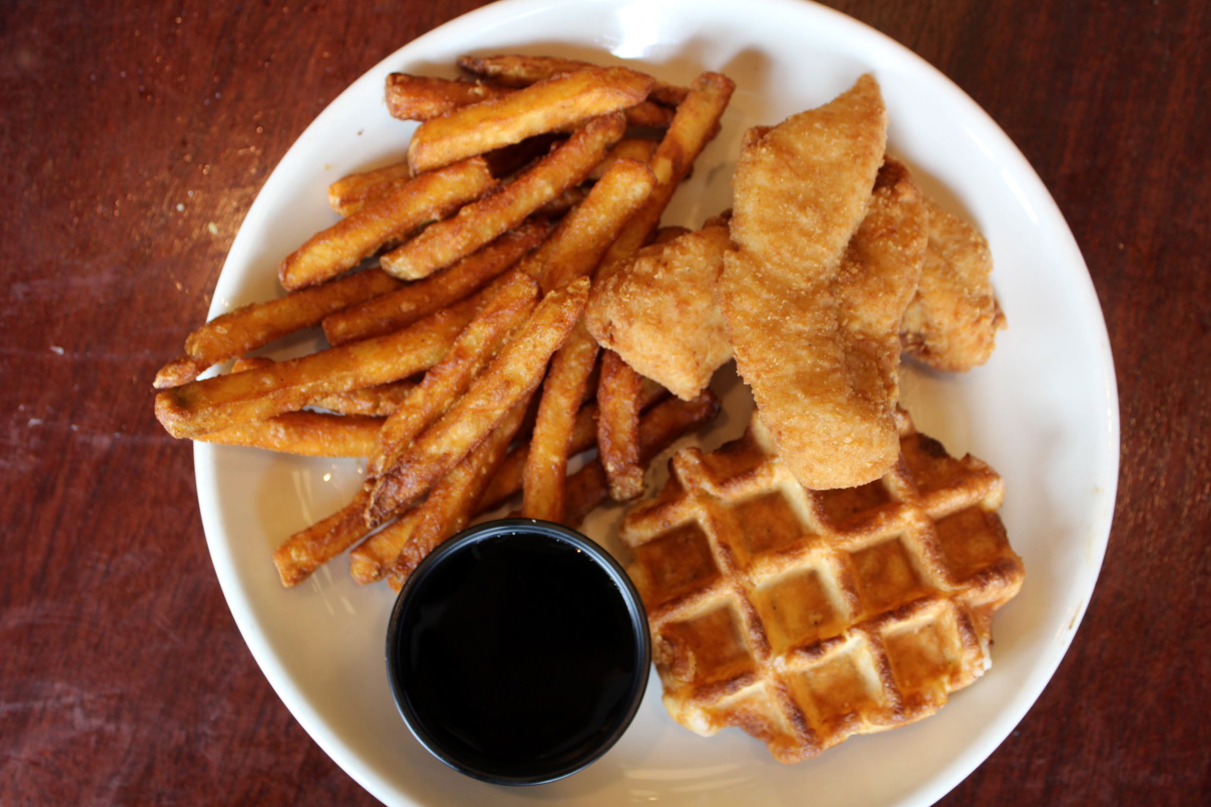 Order Kids' Chicken & Waffle food online from Jake N Joes Sports Grille store, Foxborough on bringmethat.com