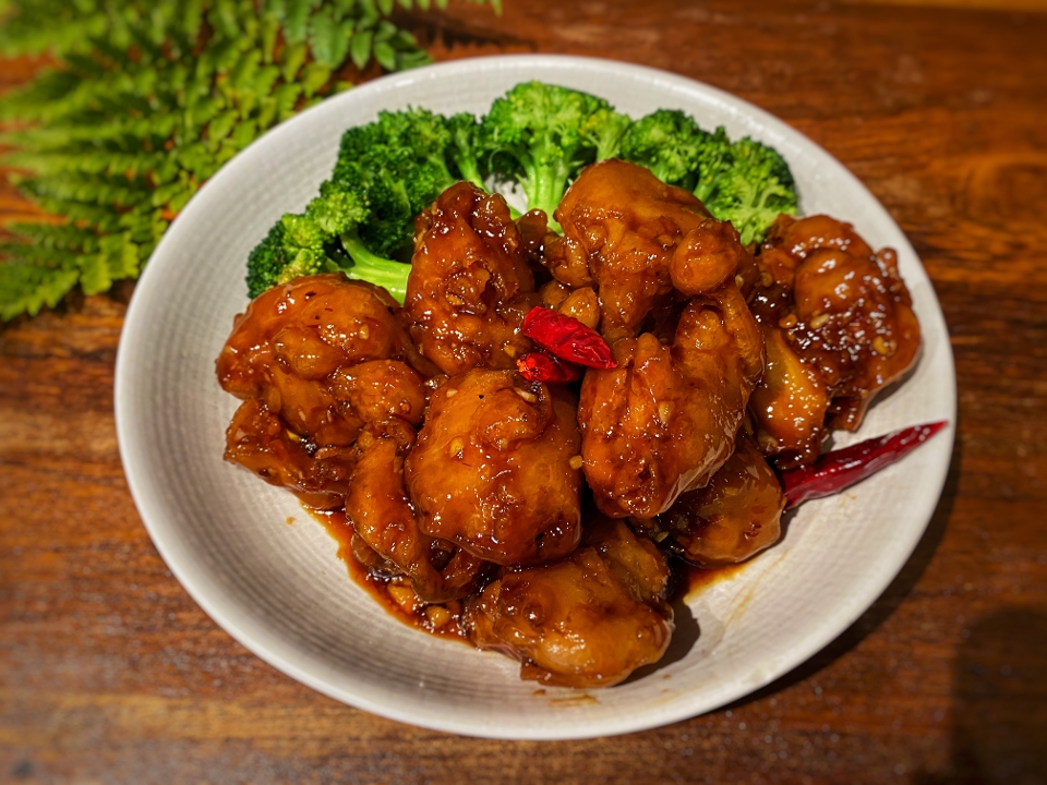 Order Spicy & Crispy Chicken food online from Burma Superstar store, San Francisco on bringmethat.com