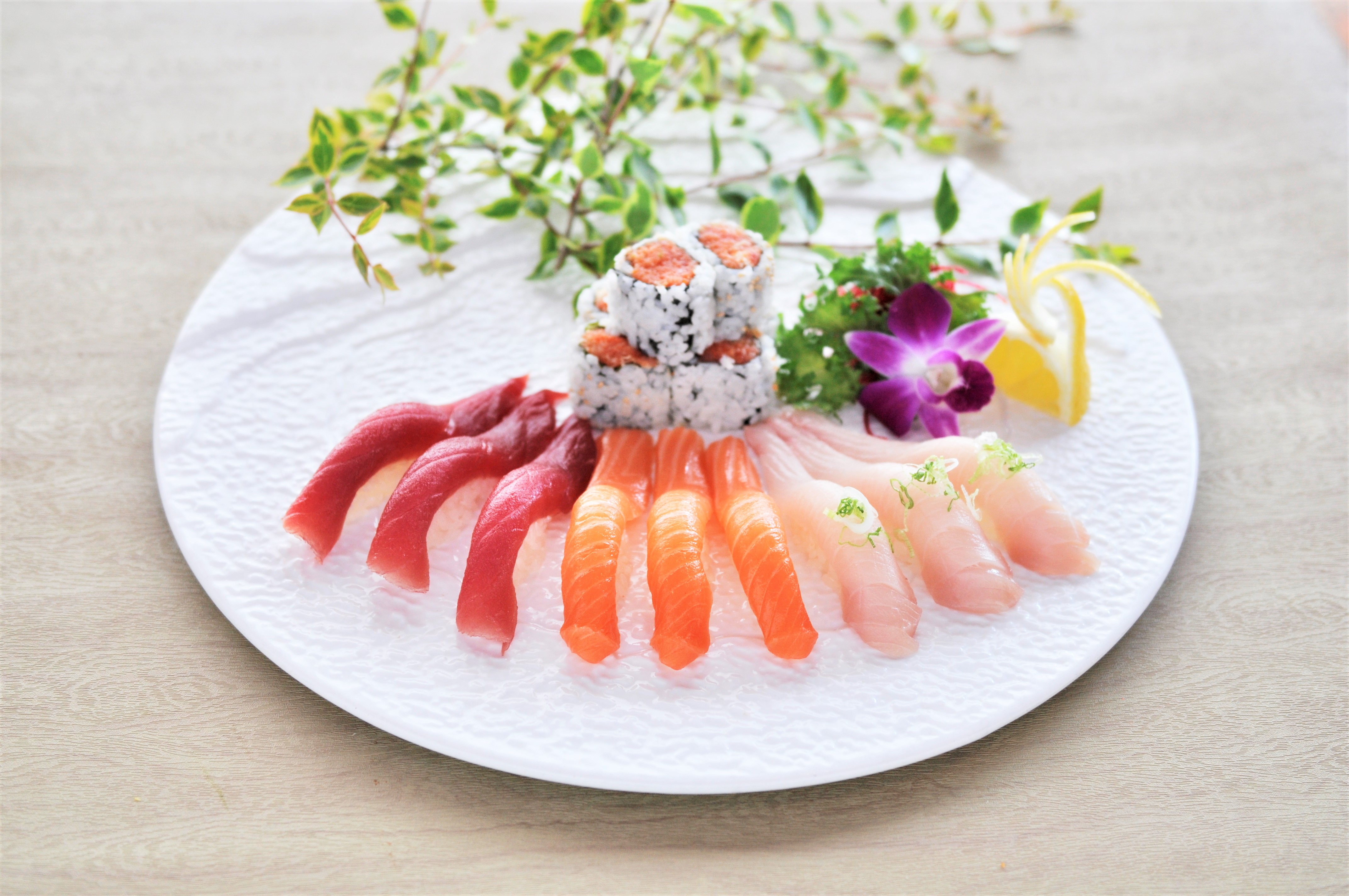 Order Tricolor Sushi food online from Izumi Sushi & Hibachi Steakhouse store, Levittown on bringmethat.com