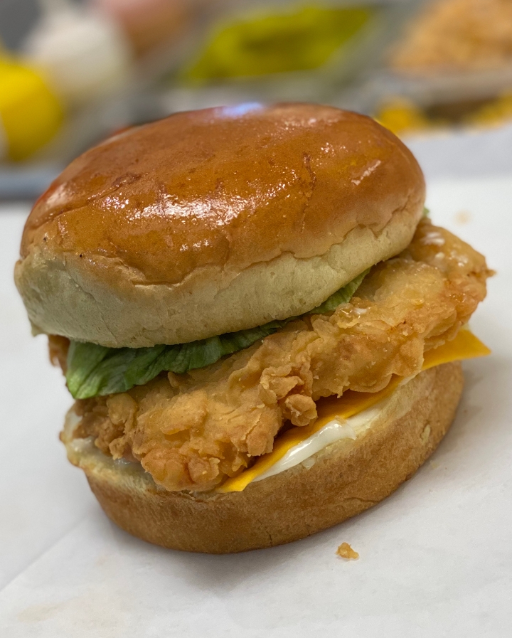 Order Zinger Chicken Sandwich food online from Zauq Halal Kitchen store, Woodlawn on bringmethat.com