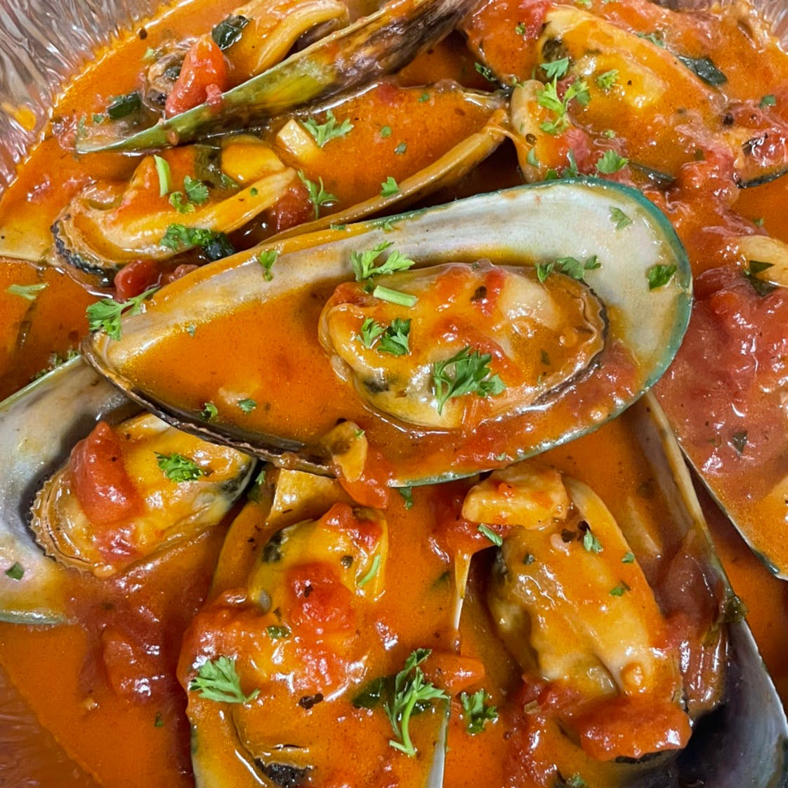 Order Mussels - Appetizer food online from Davila's Pizza & Restaurant store, Hackettstown on bringmethat.com