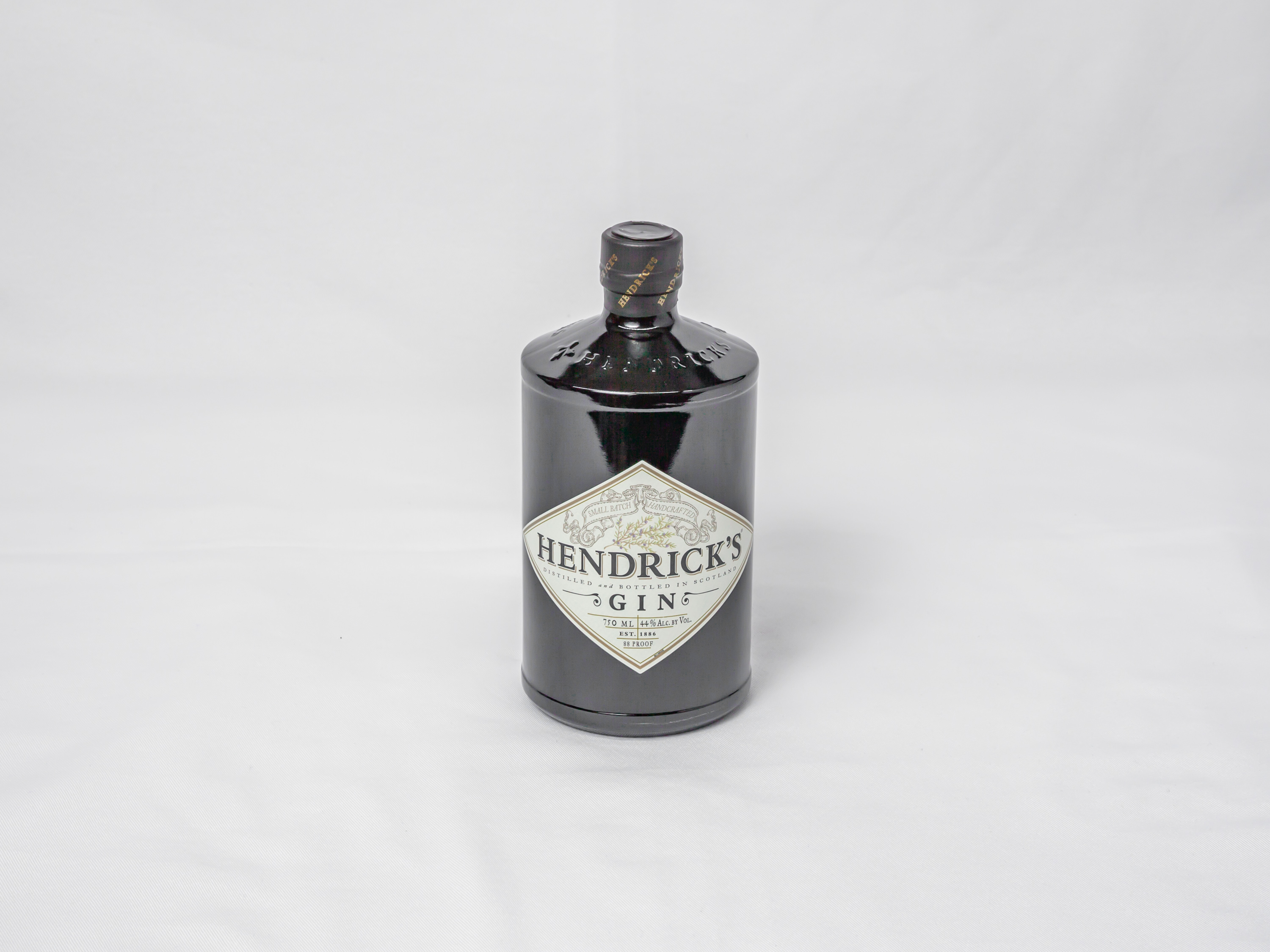 Order 750 ml Hendrick's Gin food online from Bucktown Food And Liquor store, Chicago on bringmethat.com