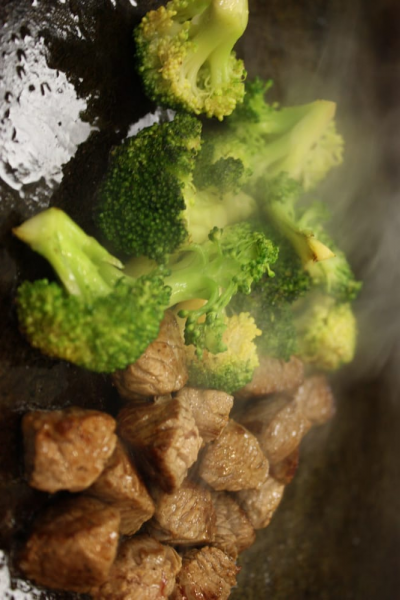 Order Teriyaki Steak with Broccoli food online from Tokyo Express store, Greensboro on bringmethat.com