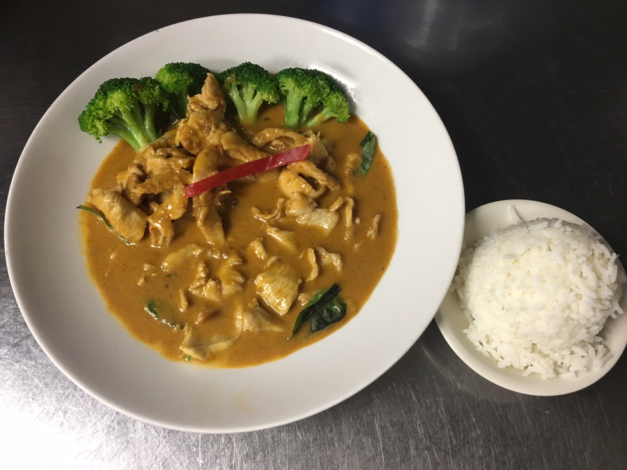 Order Panang Curry Peanut Sauce Chicken Lunch food online from Haad Thai store, Washington on bringmethat.com