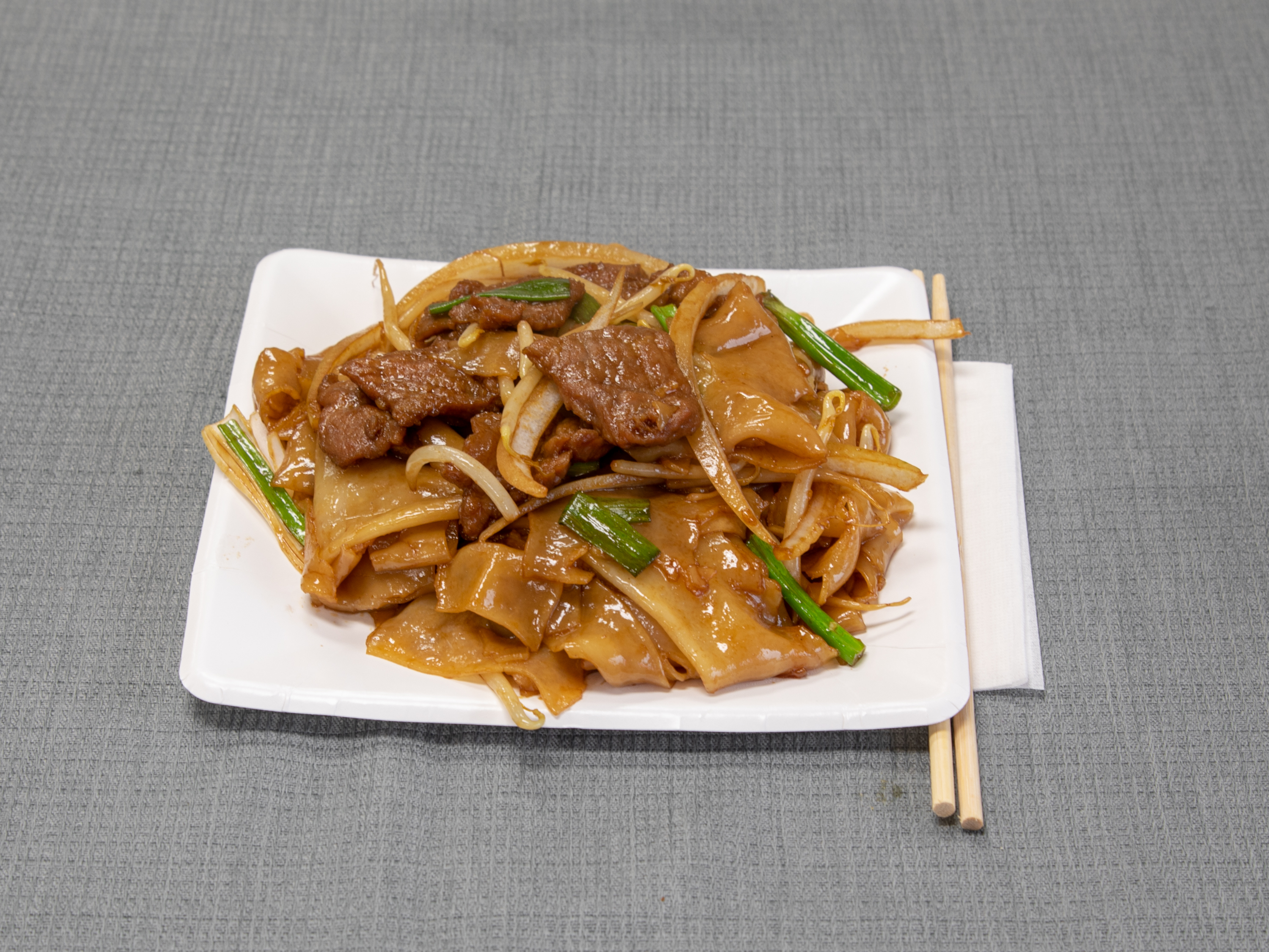 Order 54. Beef Chow Fun food online from Fortune Chinese Restaurant store, Floral Park on bringmethat.com