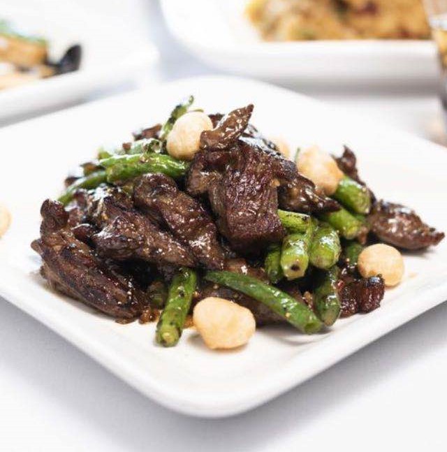Order 53. Beef (American Wagyu) & Asparagus in Black Pepper sauce 芦笋牛柳 food online from Sichuan Home store, San Francisco on bringmethat.com
