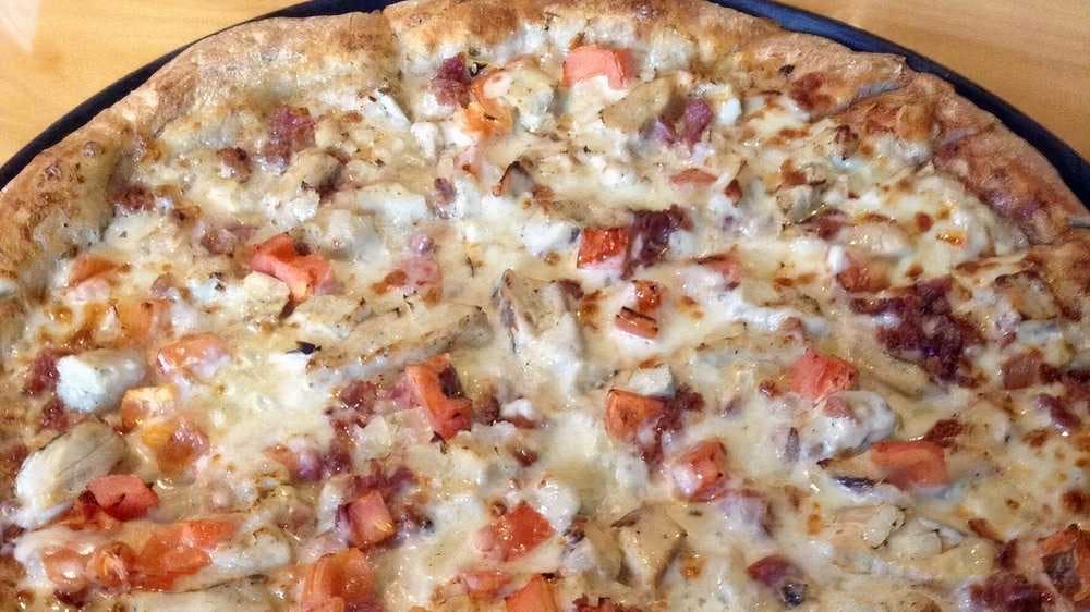 Order Chicken Bacon Ranch Pizza - Small 9" food online from Reset store, Rossford on bringmethat.com