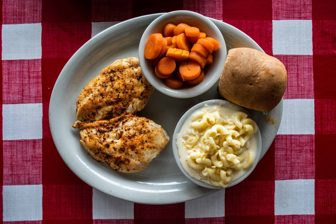 Order Grilled Chicken Breast food online from The Texan Cafe & Pie Shop store, Hutto on bringmethat.com