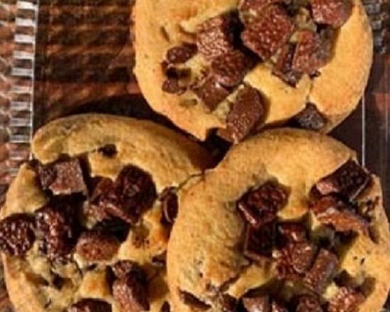 Order Chocolate Chip 1 Cookie food online from Sandbox Pizza store, San Diego on bringmethat.com