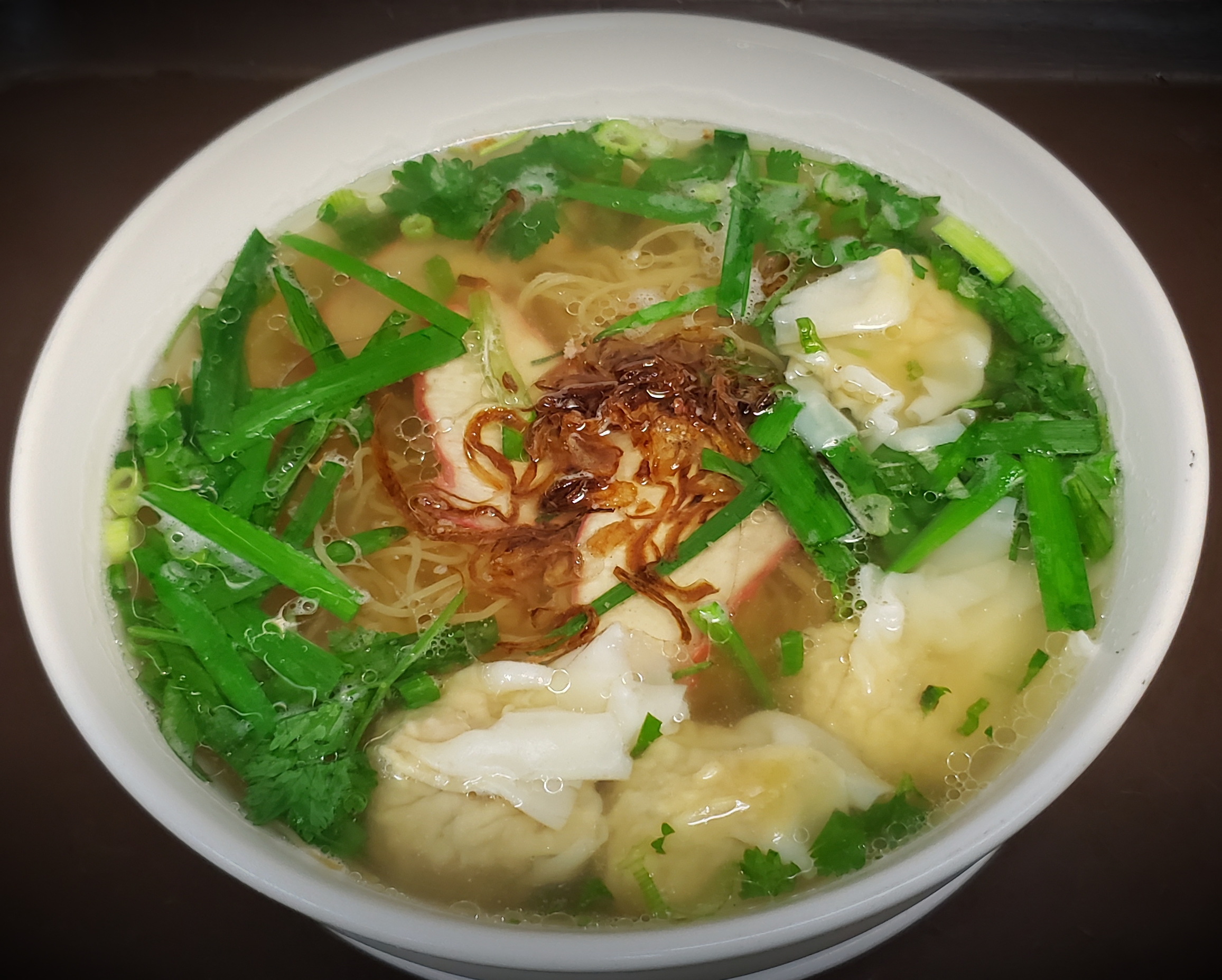Order 710. Wonton Egg Noodle Soup food online from Thien Hoang Restaurant store, Portland on bringmethat.com