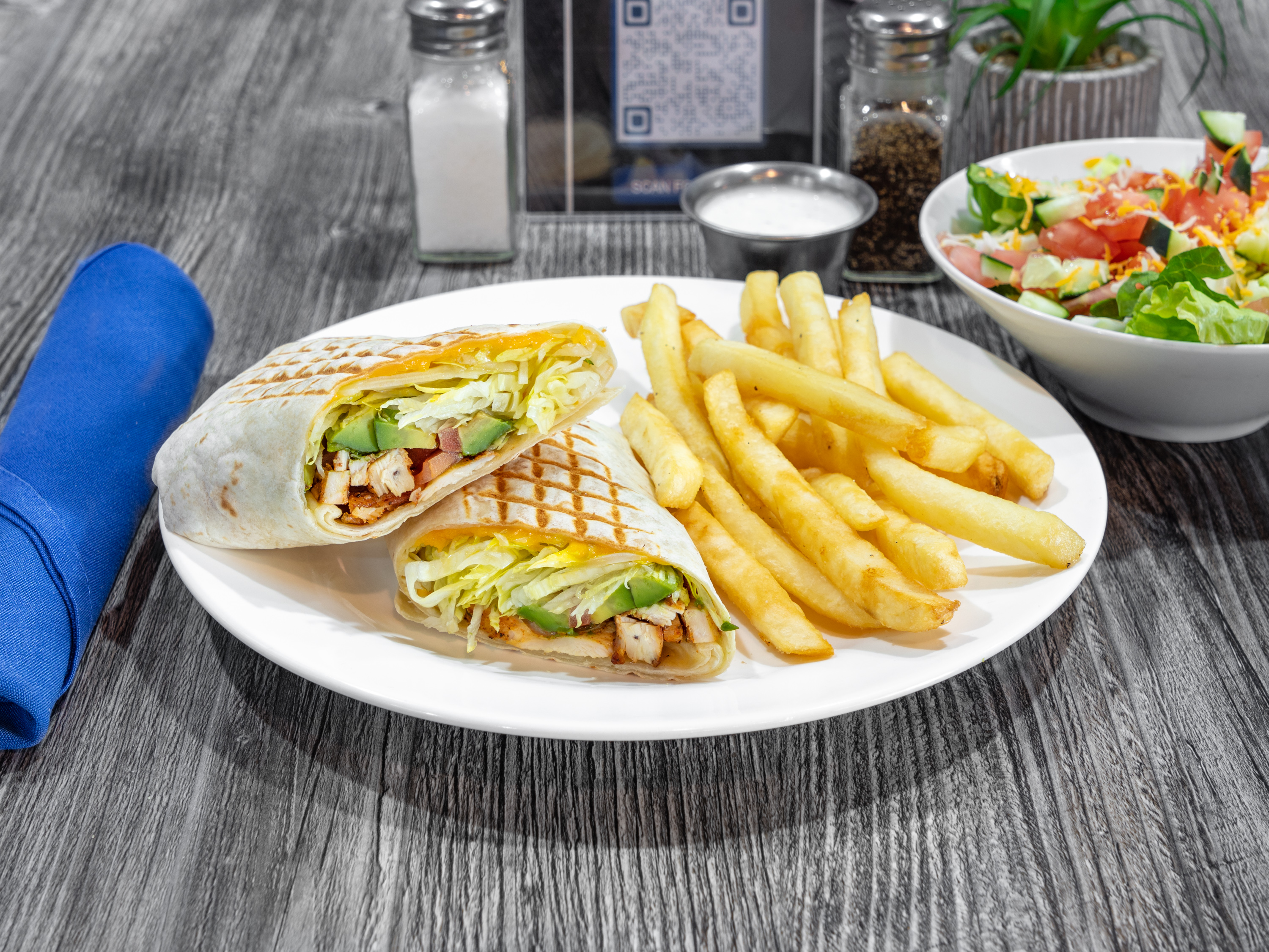 Order Avocado Chicken Wrap Lunch food online from Mimi's Star Cafè store, Dallas on bringmethat.com