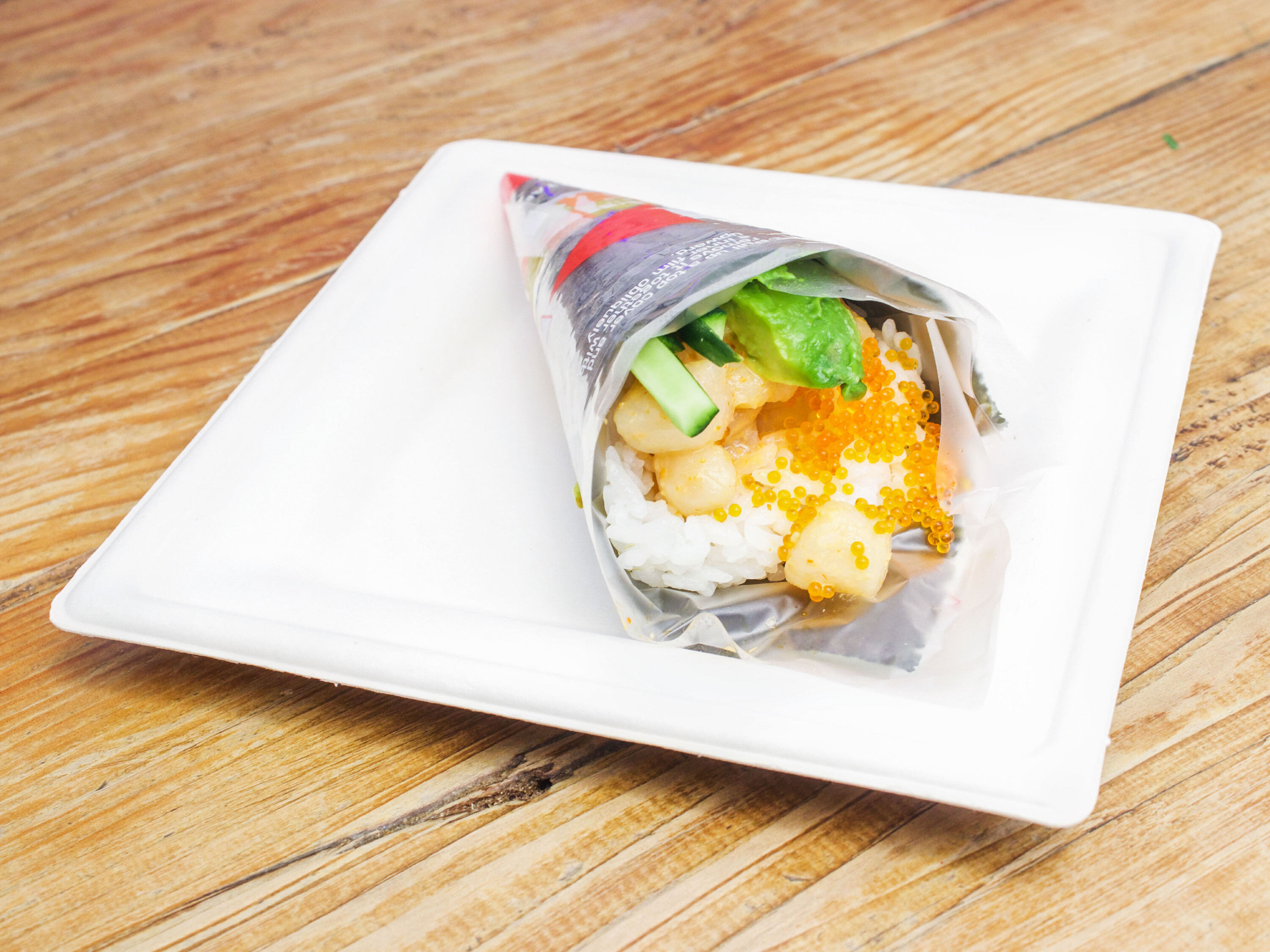 Order Spicy Scallop Hand Roll food online from Umi Hand Roll Bar store, San Jose on bringmethat.com