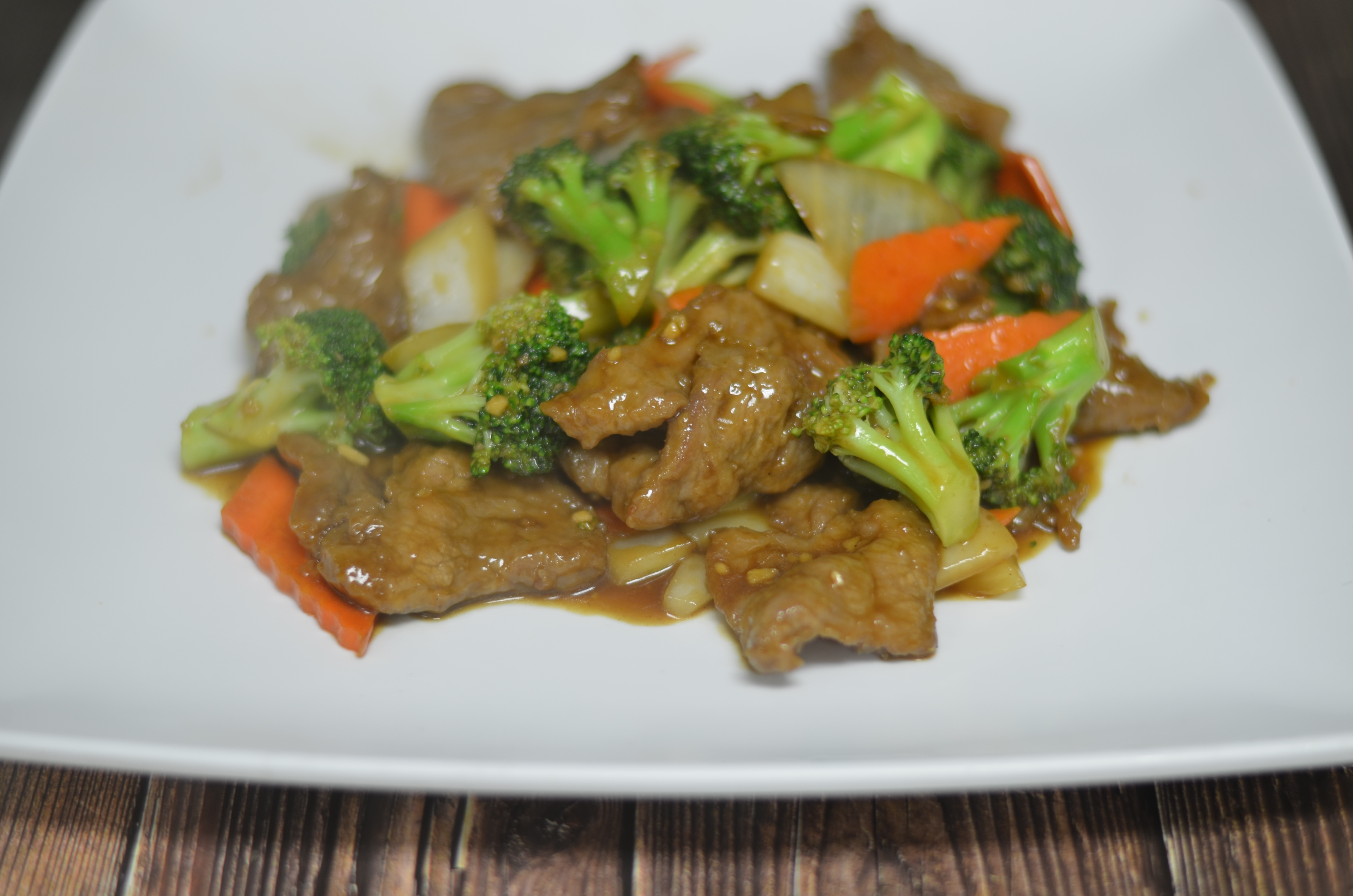Order Beef Broccoli food online from Yumi Cafe store, Richmond on bringmethat.com