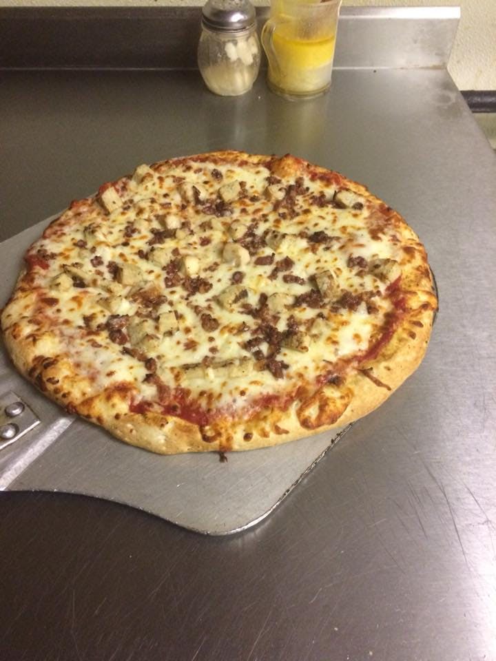Order Chicken Club Pizza - 10'' food online from Brothers Pizza store, Toledo on bringmethat.com