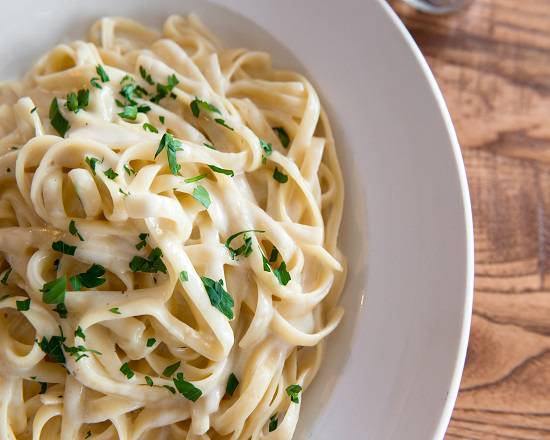 Order Fettuccine Alfredo food online from Giordano's store, Indianapolis on bringmethat.com