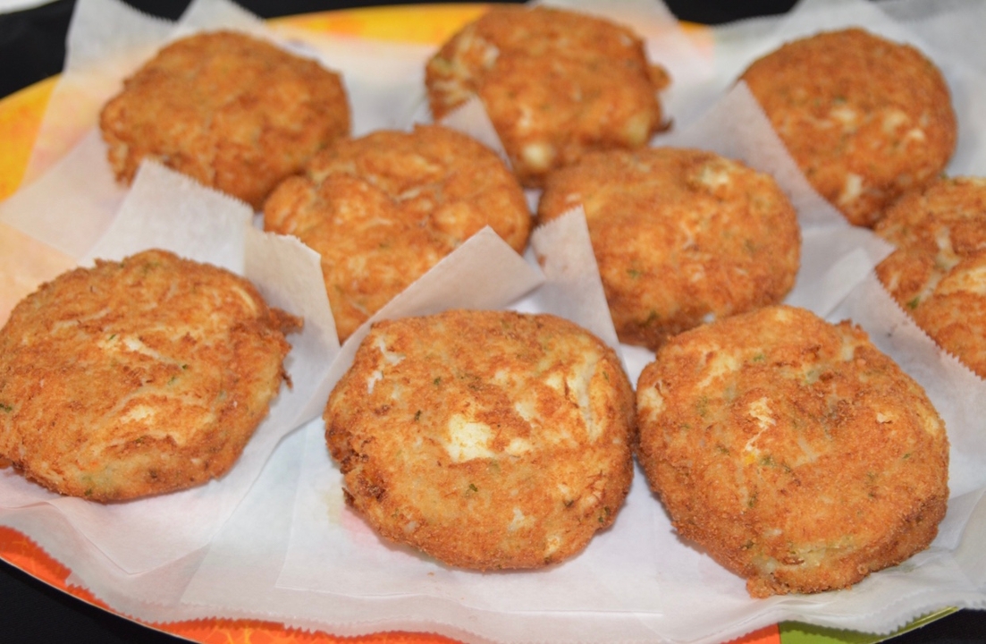 Order Mega Colossal Crab Cake food online from Captain’s Curbside Seafood store, Trappe on bringmethat.com
