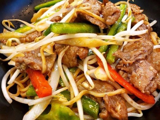 Order Beef Hand Pull Stir Fried - 炒牛肉拉面 food online from Lanzhou Hand Pull Noodle store, Gaithersburg on bringmethat.com