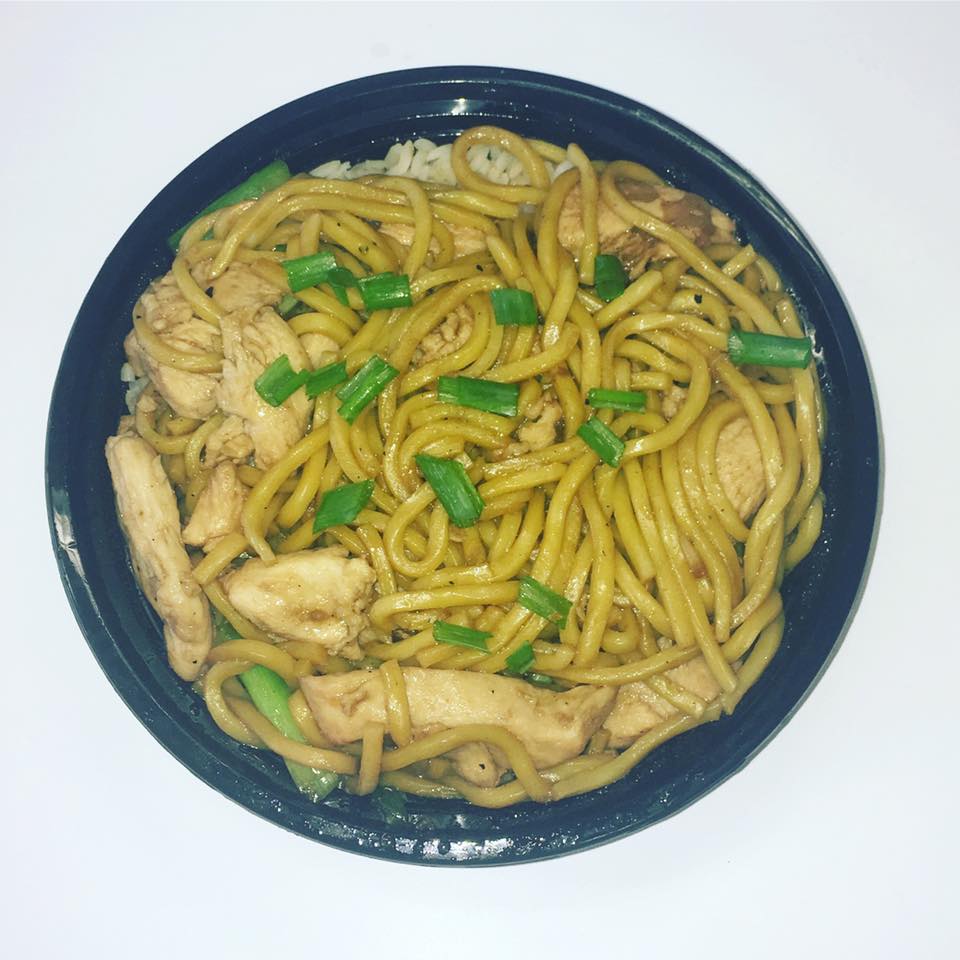 Order 35. Chicken Lo Mein food online from Chinatown Takeout store, Monsey on bringmethat.com