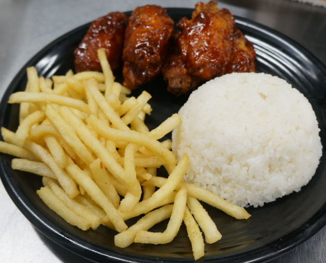Order 1. Chicken Wings Lunch Special food online from Spicy Factory store, Burlingame on bringmethat.com