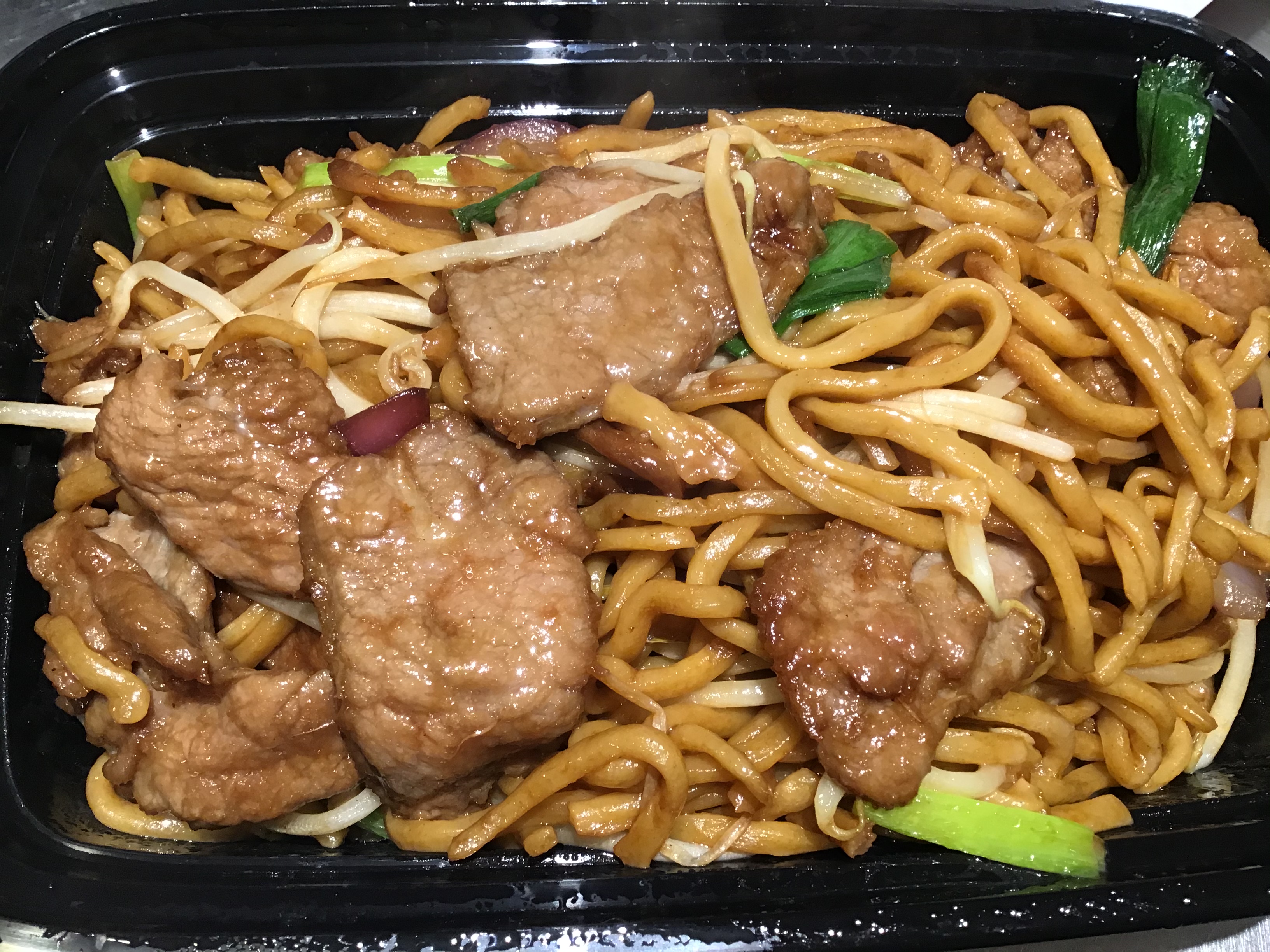 Order Beef Chow Mein 牛肉炒面 food online from Golden Coast store, San Francisco on bringmethat.com