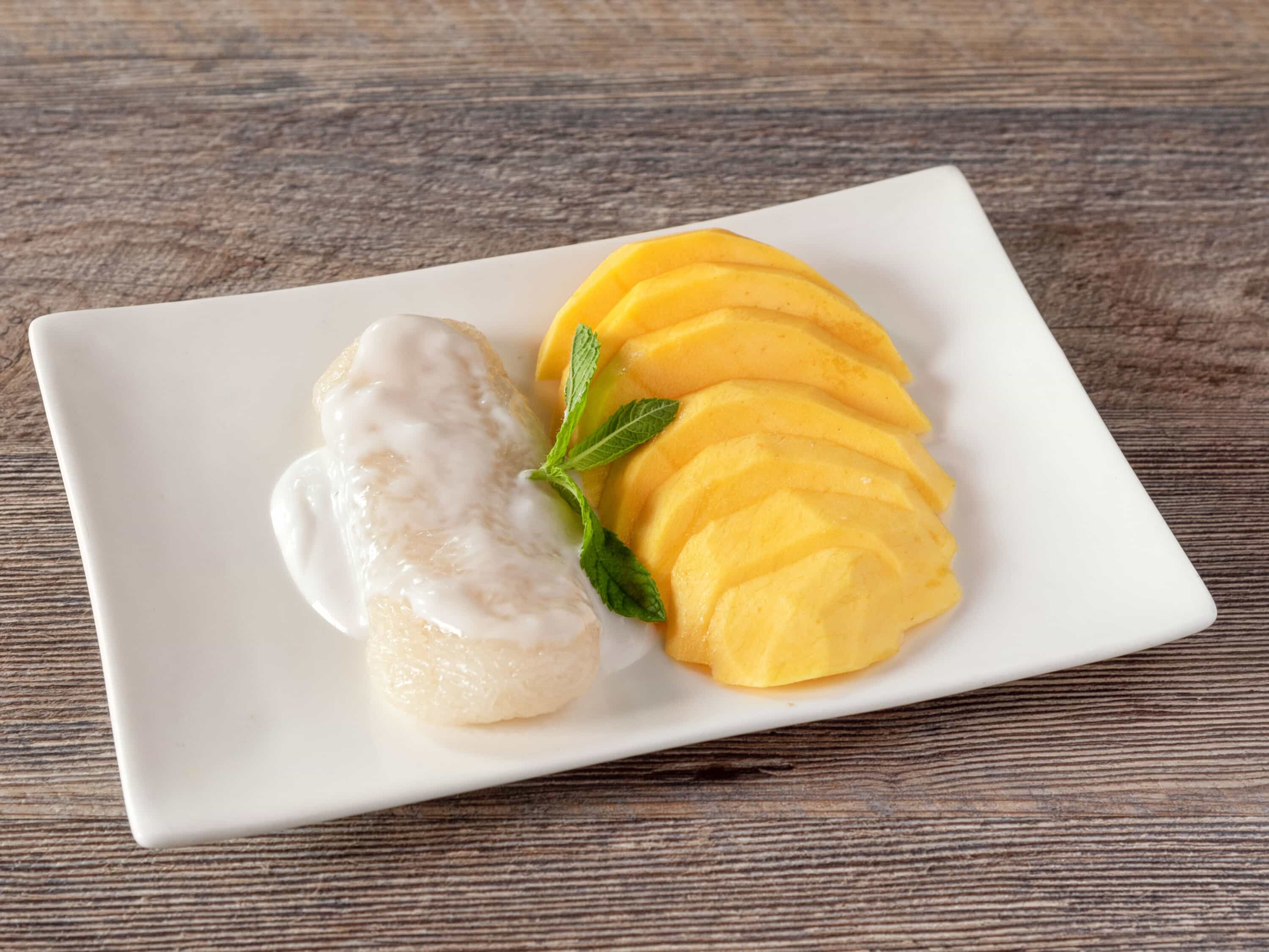 Order Sweet Sticky Rice with Mango  food online from Tom Yum Koong store, Medford on bringmethat.com