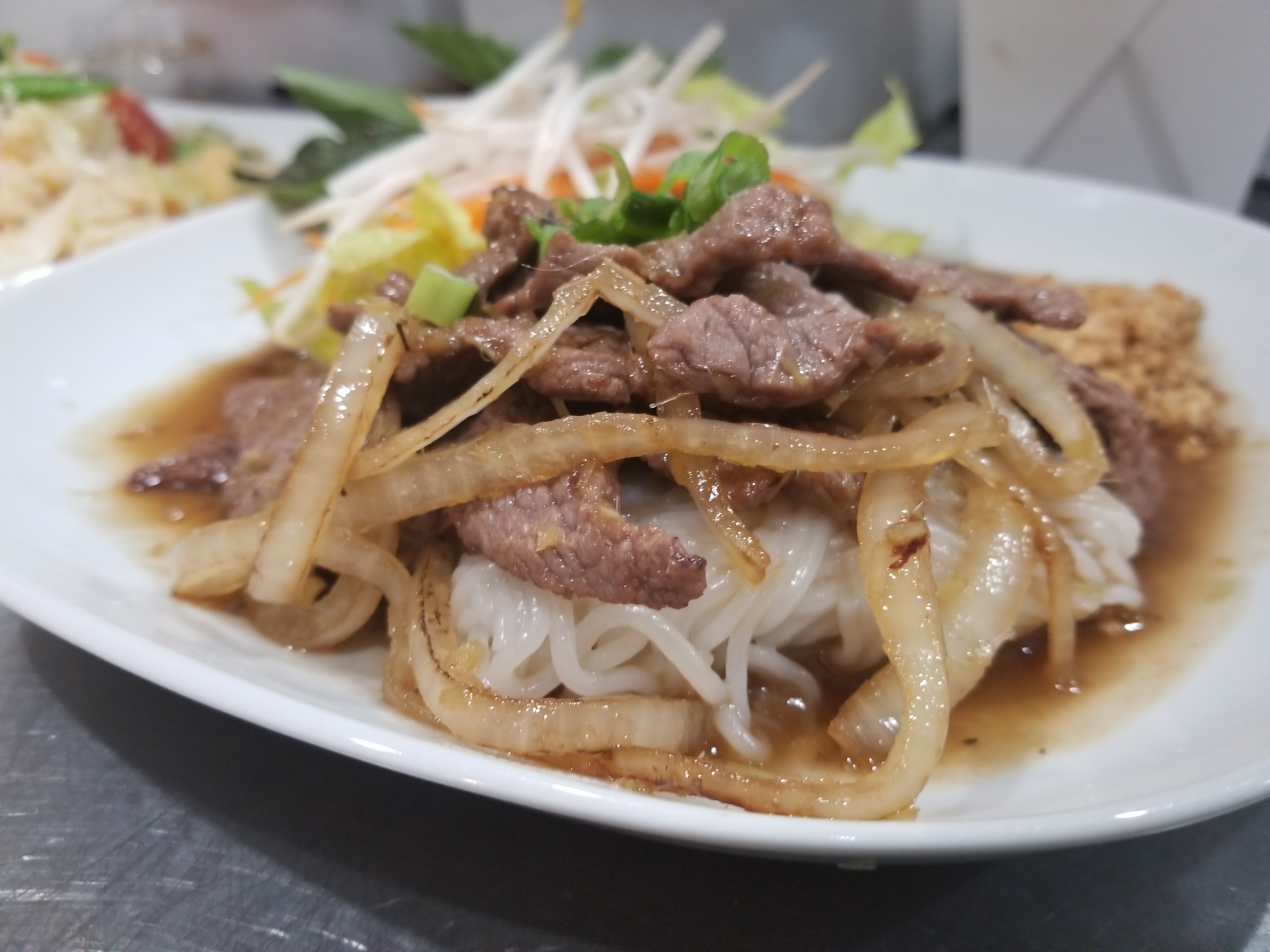 Order  Bun food online from Tawan Thai store, Algonquin on bringmethat.com