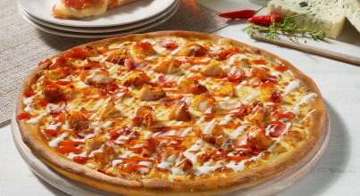 Order Zesty Chicken​ Pizza food online from Pizza Fan store, Cleveland on bringmethat.com