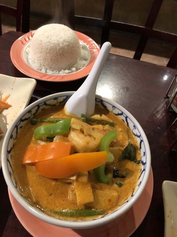 Order 36. Red Curry food online from Sweety Hut Thai Restaurant store, West Covina on bringmethat.com
