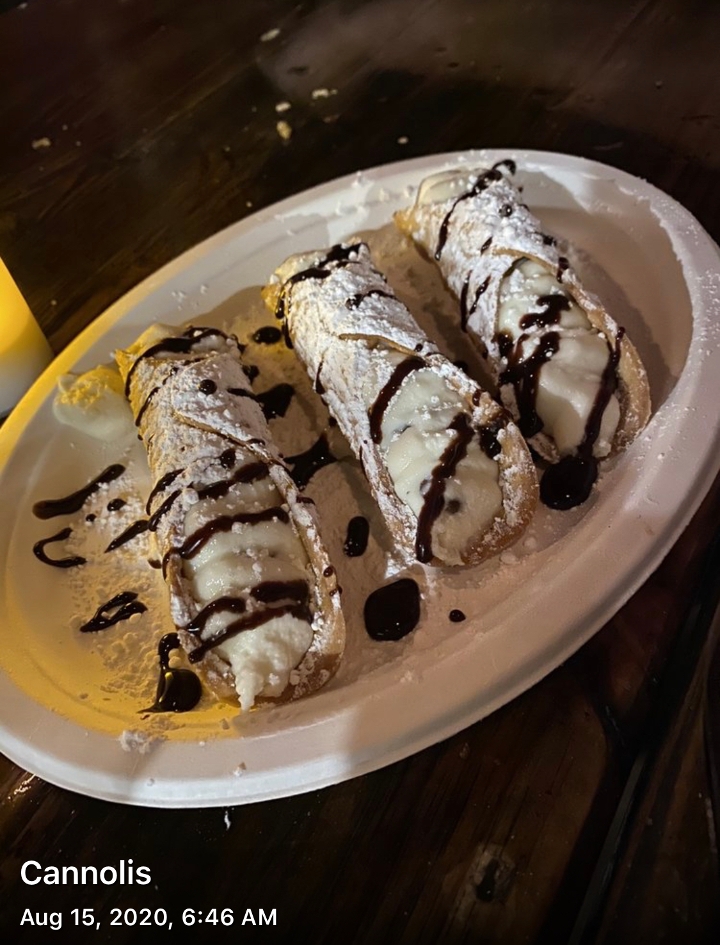 Order Cannoli food online from Il Bosco Pizza store, Scottsdale on bringmethat.com