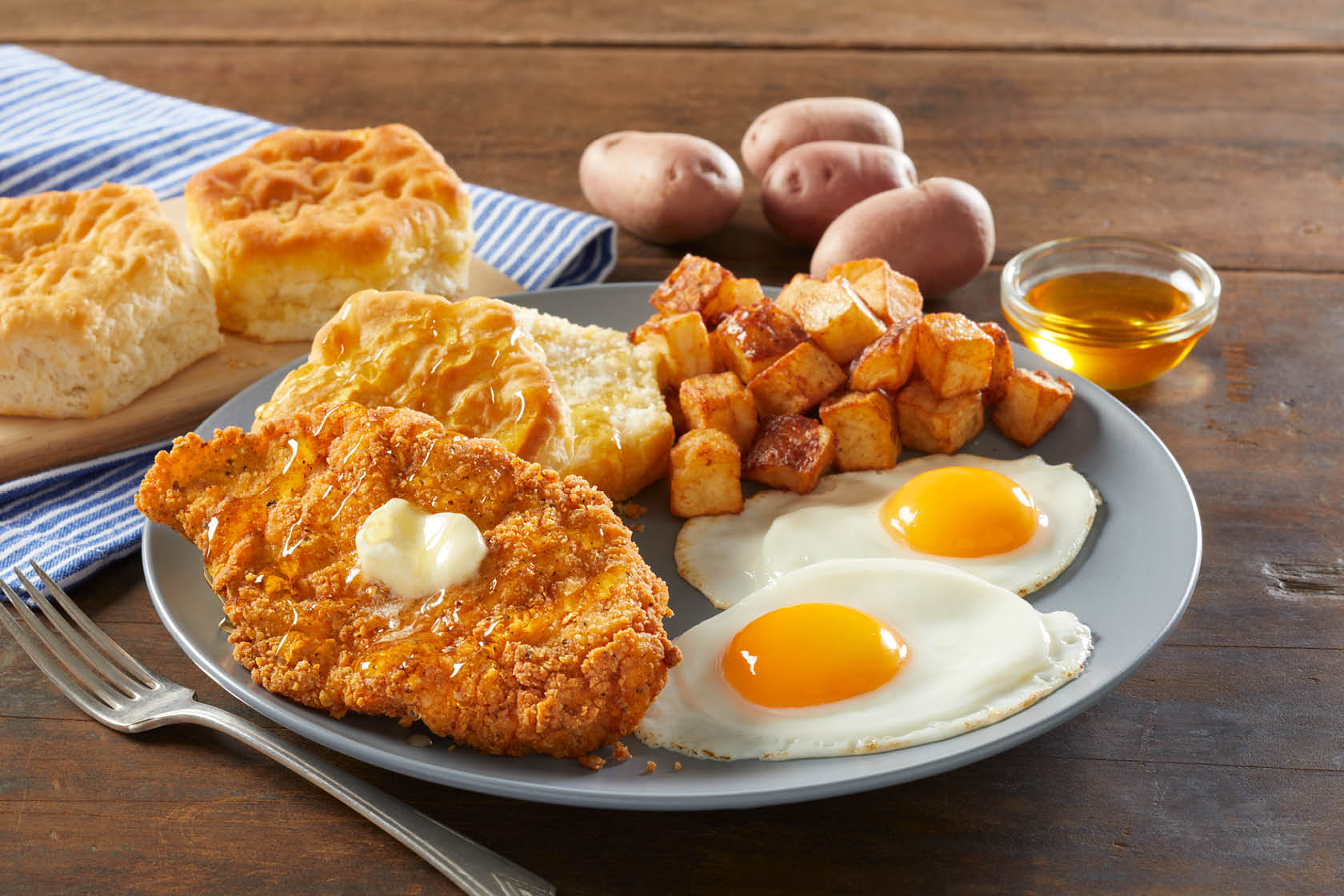 Order Honey Butter Chicken and Biscuit Breakfast food online from Bob Evans store, Toledo on bringmethat.com