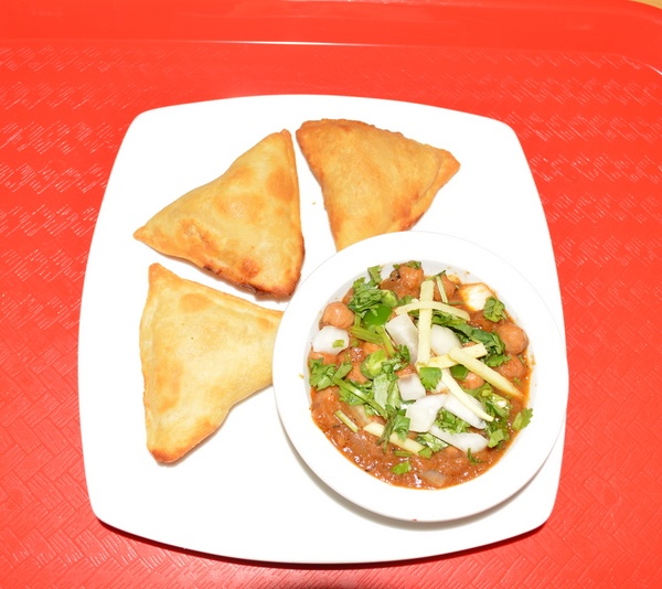 Order Samosa(2 Medium served with Cholay chutneys) food online from Chaats & Currys store, Sunnyvale on bringmethat.com